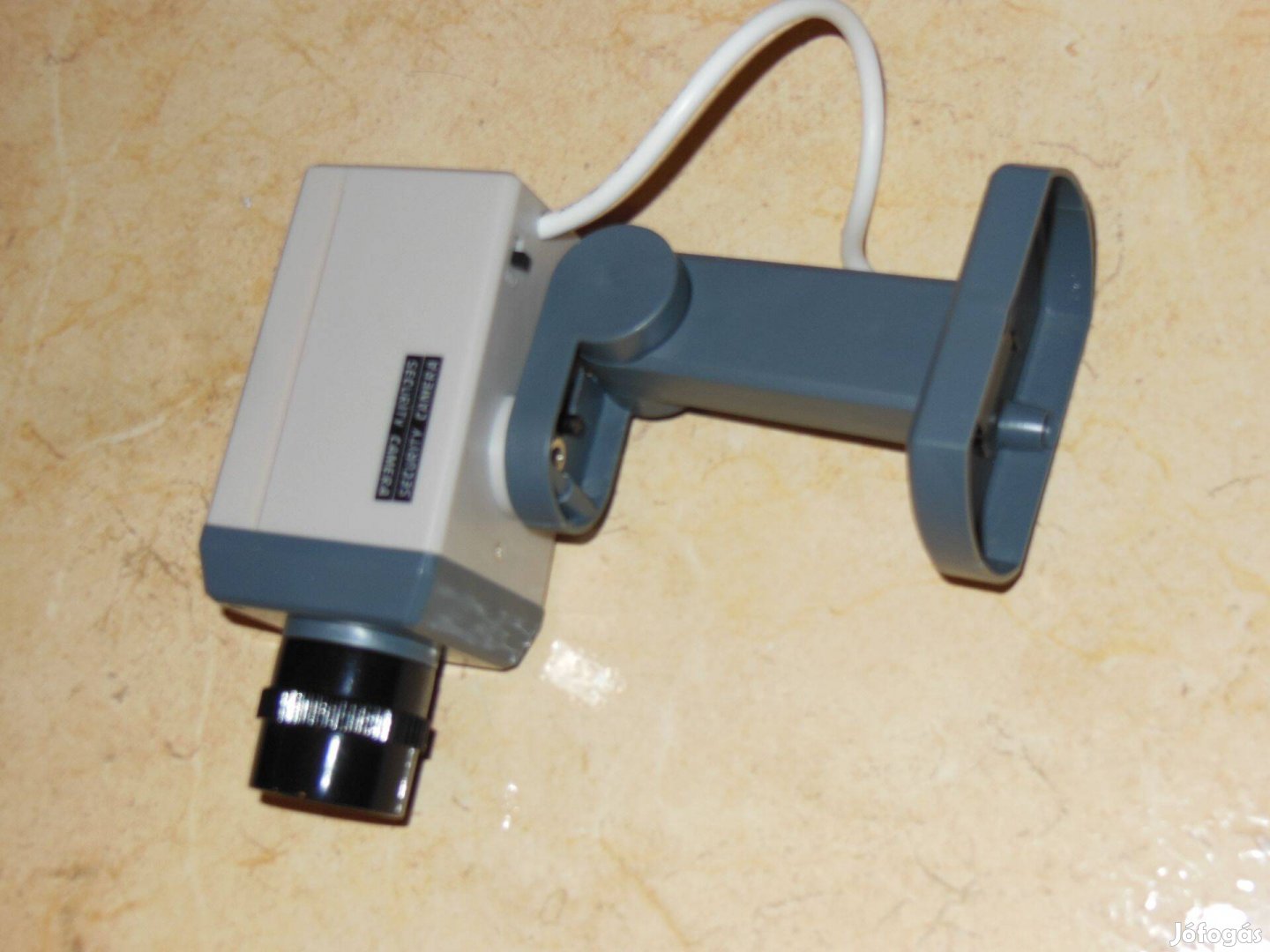 Új, elemes álkamera