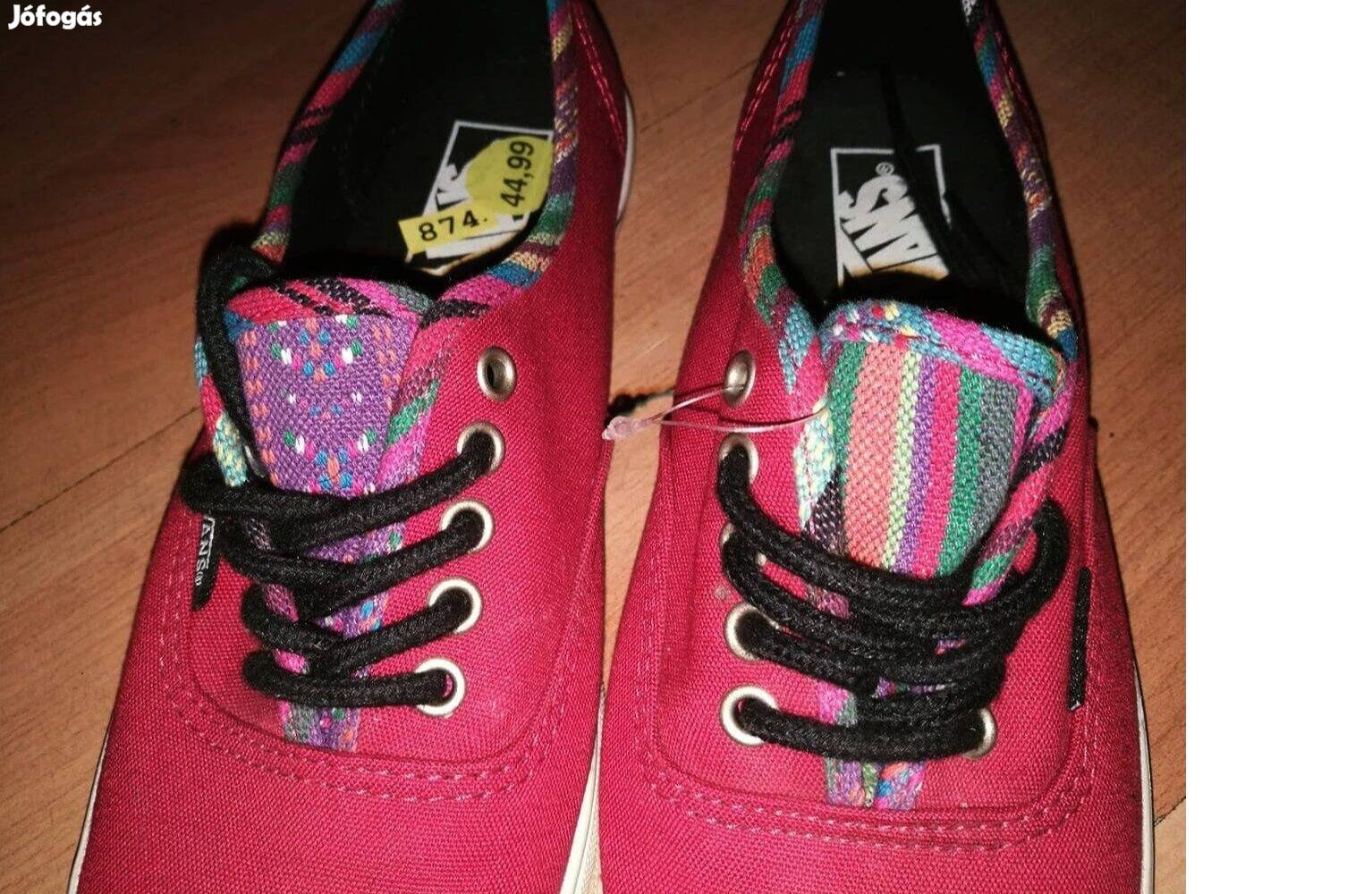 Új, eredeti Vans bordó színű, mintás cipő kis mérethibával