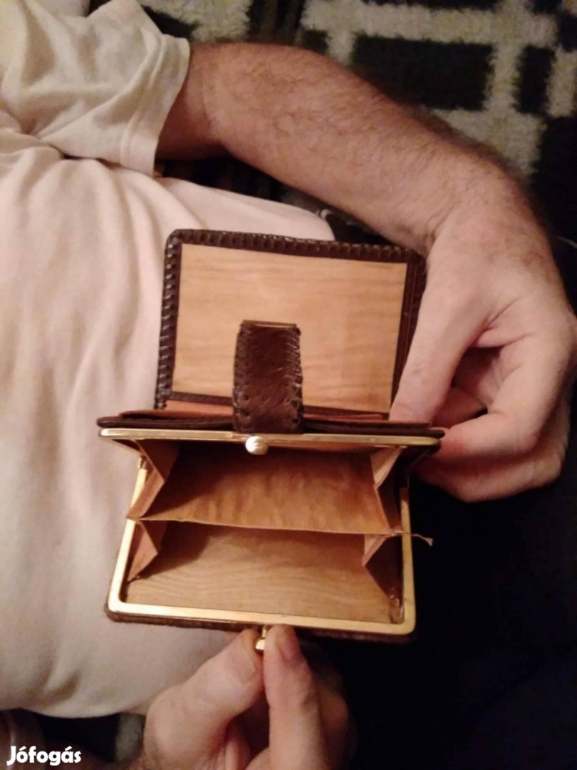 Új, eredeti spanyol bikabőrből készült pénztárca