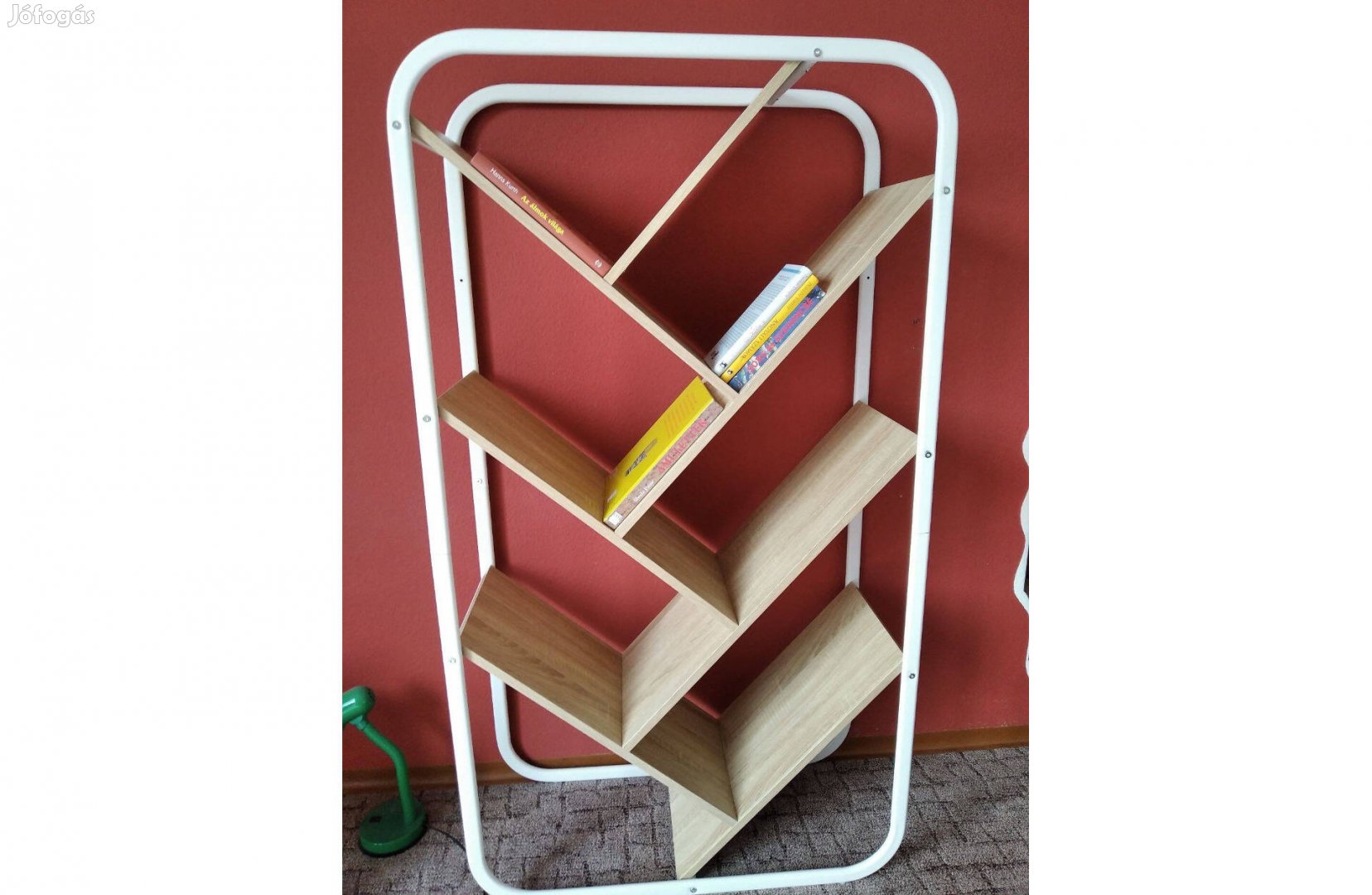 Új, fémvázas modern ferde polc eladó!