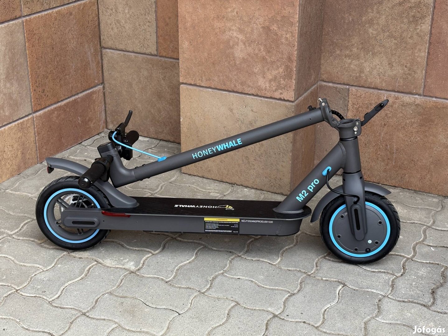 Új, garanciális elektromos roller 32km/h