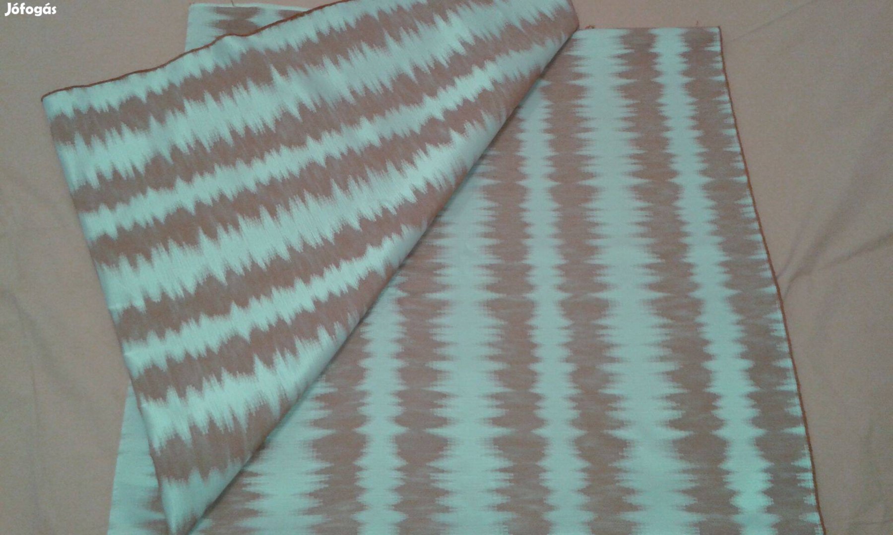 Új, mályva/fehér anyag, textil bútorszövet, 296x150 mérethiba miatt