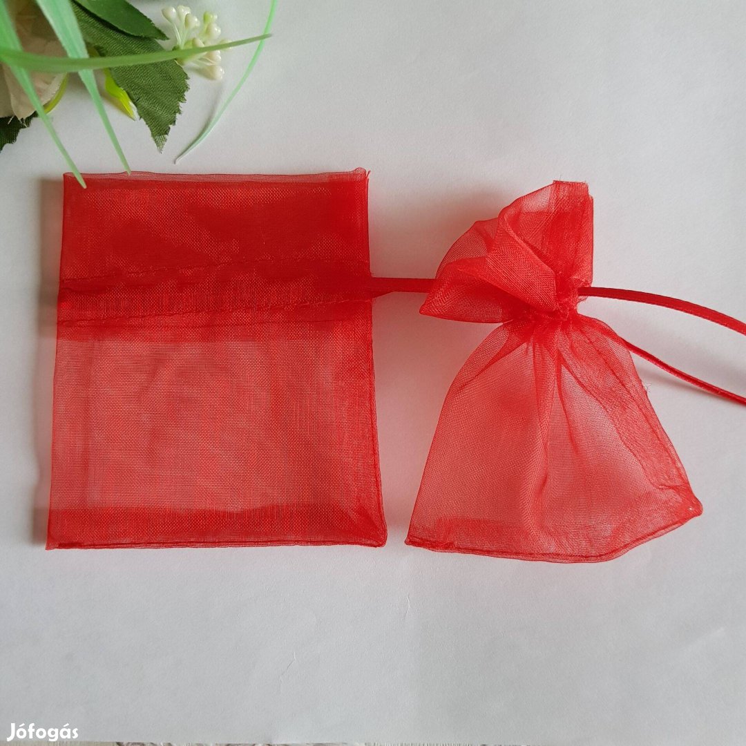Új, piros színű organza dísztasak, ajándék tasak kb. 7x9-10cm
