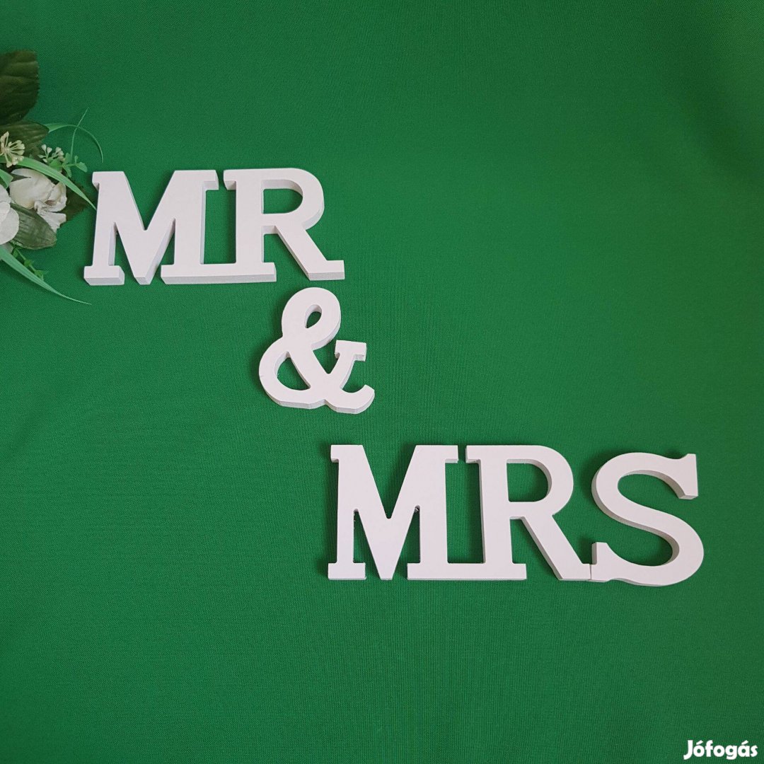 Új, sérült Mr & Mrs asztali dísz, esküvői dekoráció