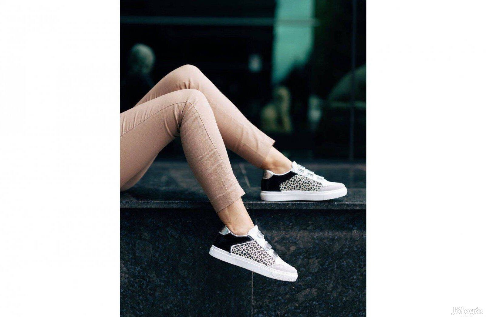 Új, trendi női sneakers cipő, méretek: 37,38,39,40