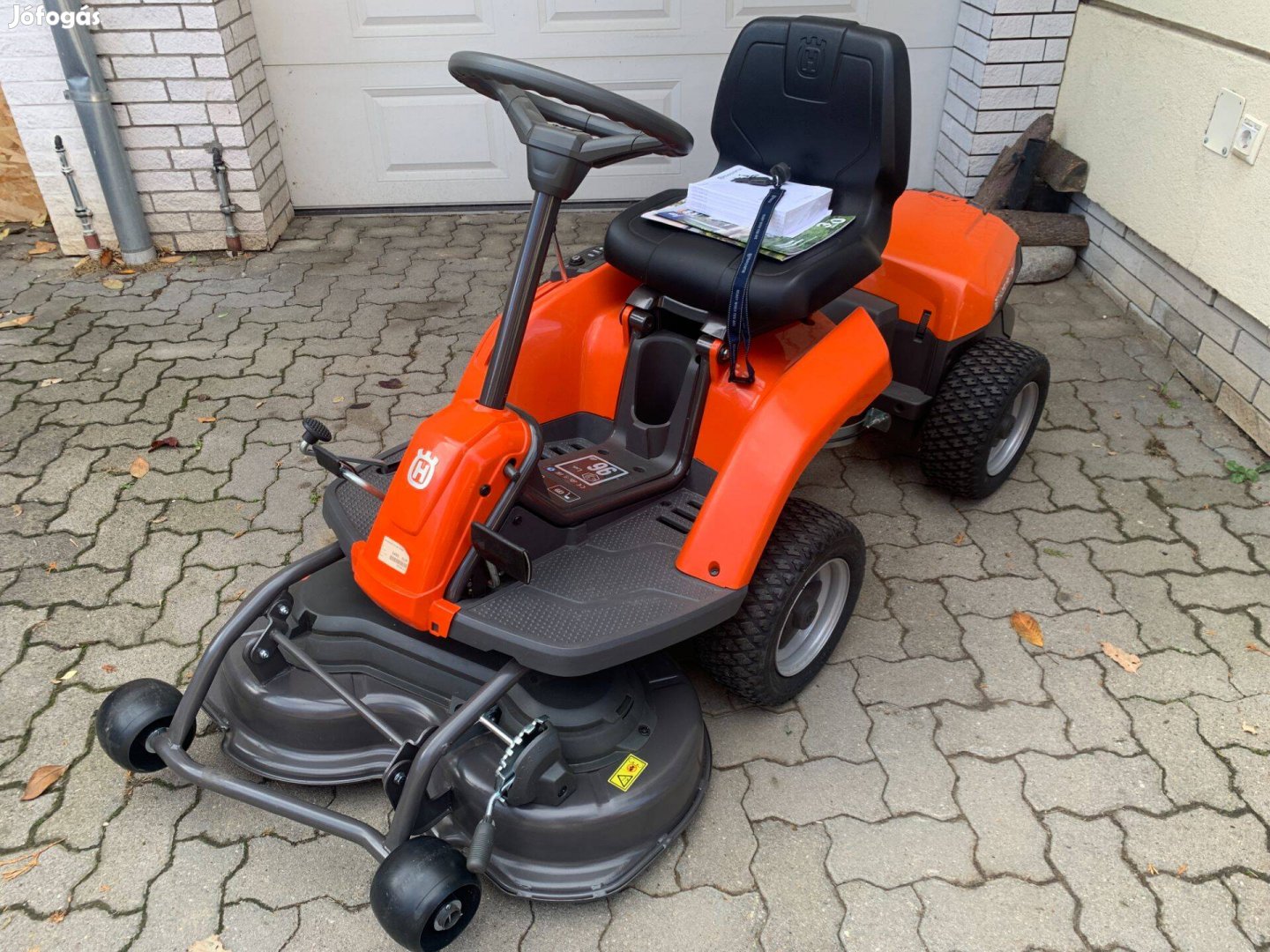 Új akciós Husqvarna 112iC akkumulátoros rider fűnyíró traktor