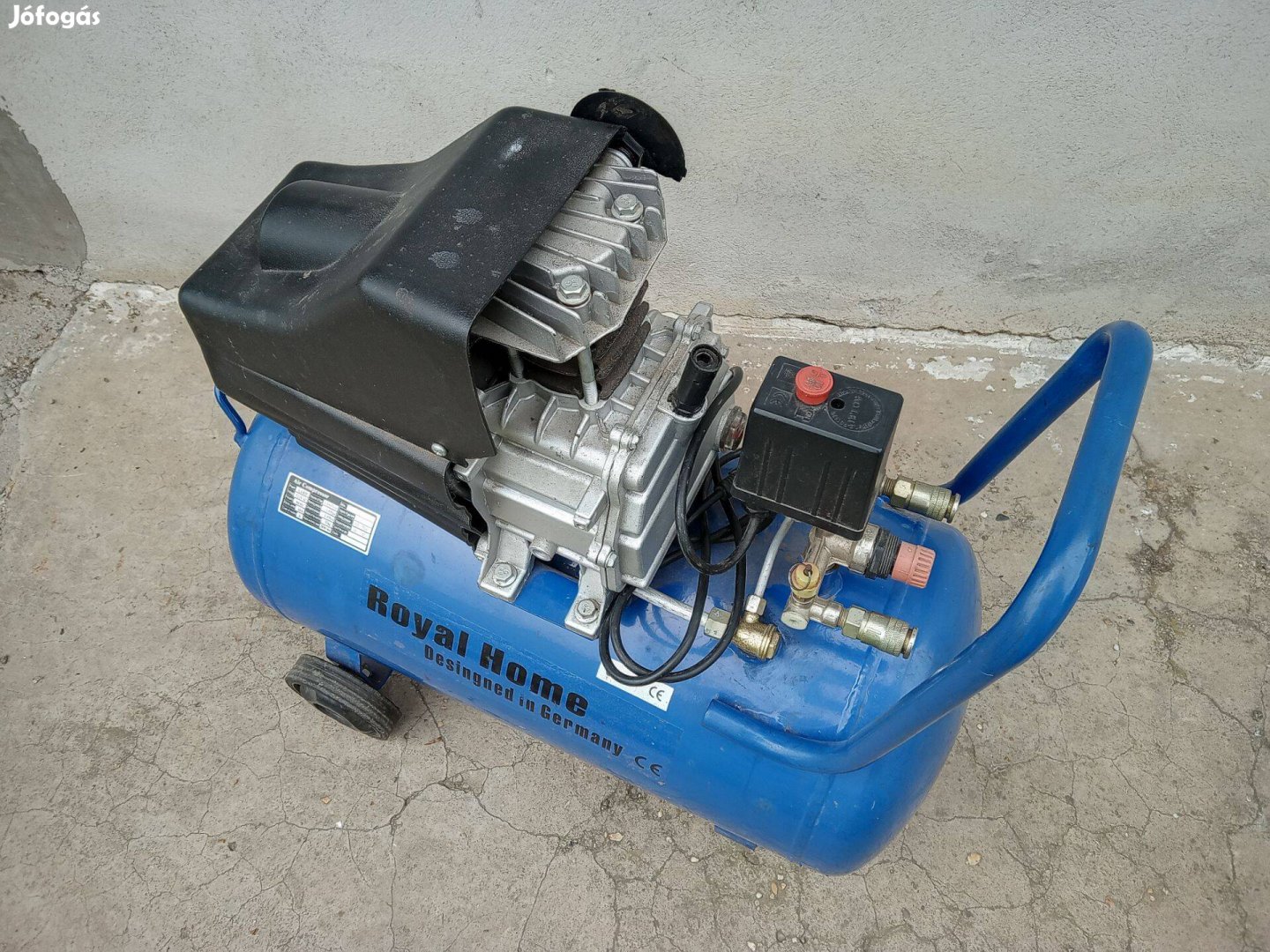 Új állapotban 220V/50Lit kompresszor