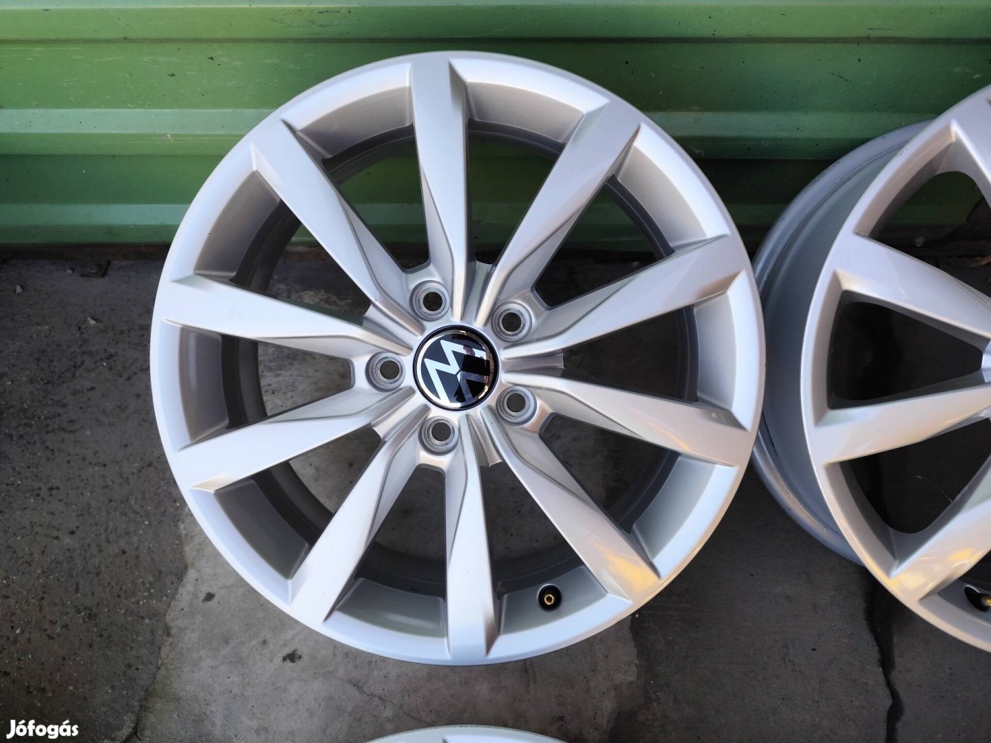 Új állapotú VW golf dijon gyári alufelni 5x112 17" touran caddy 