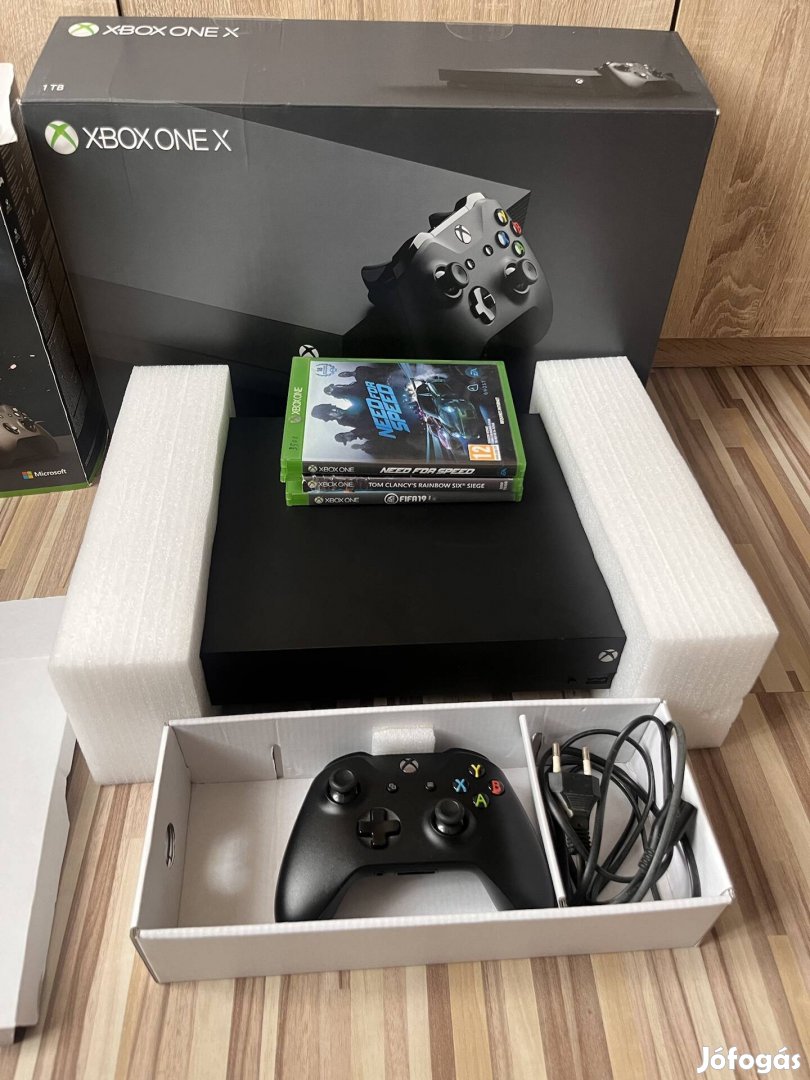 Új állapotú Xbox one x