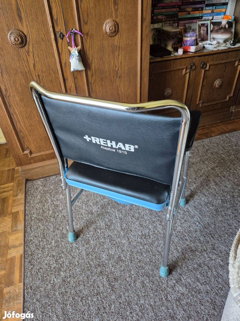 Új állapotú szobai wc