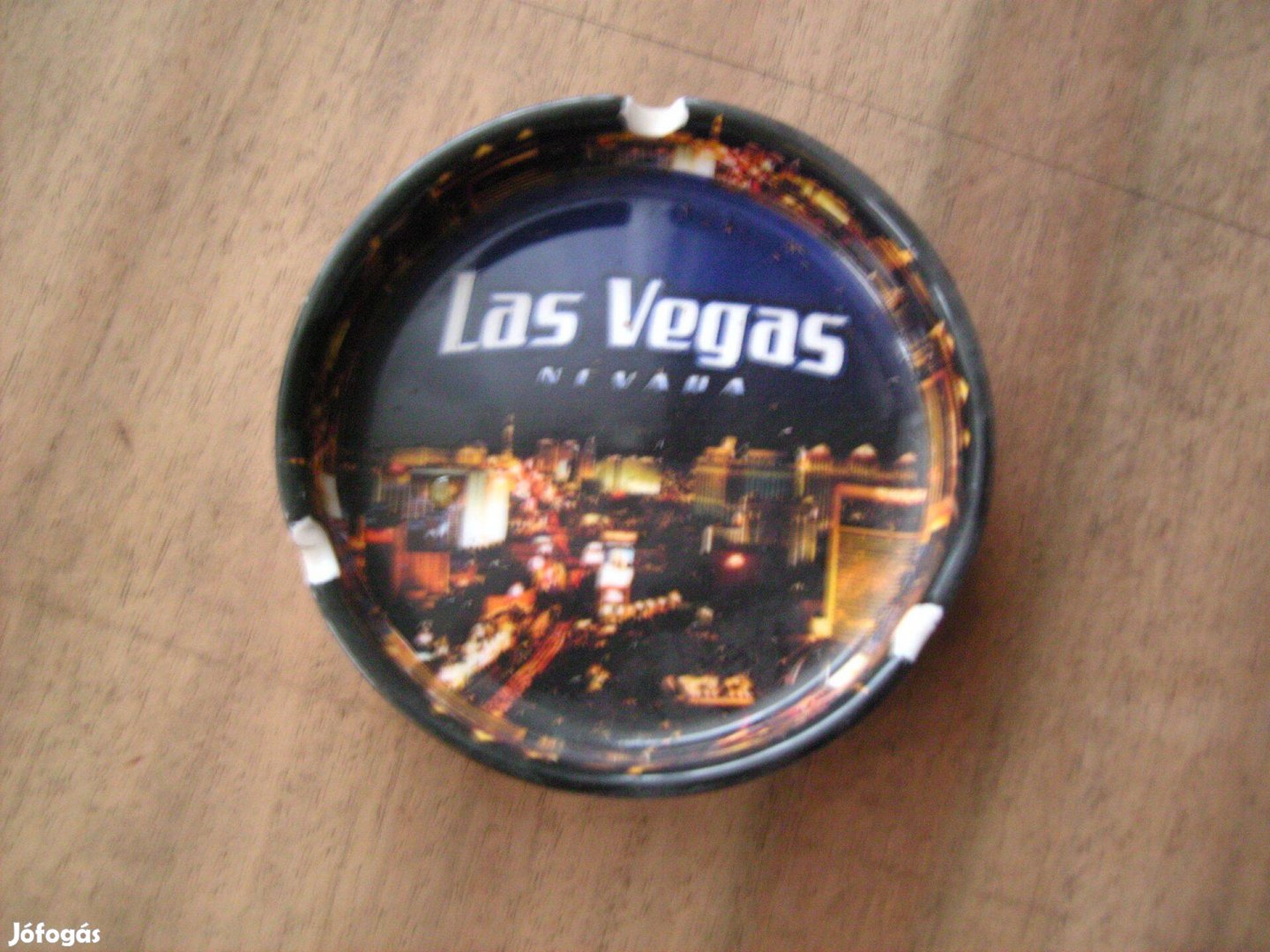 Új asztali dísztárgy, hamutartó Las Vegas látképpel, 13x3 cm