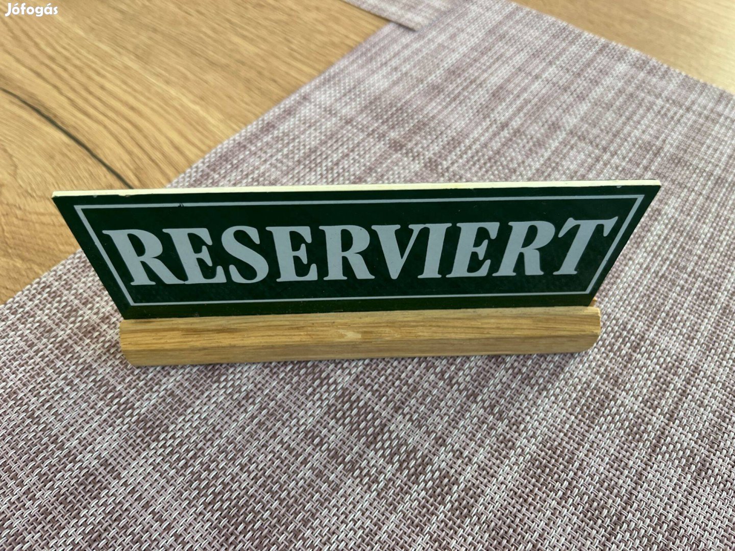 Új bolti asztali foglalt reserved reserviert tábla fából