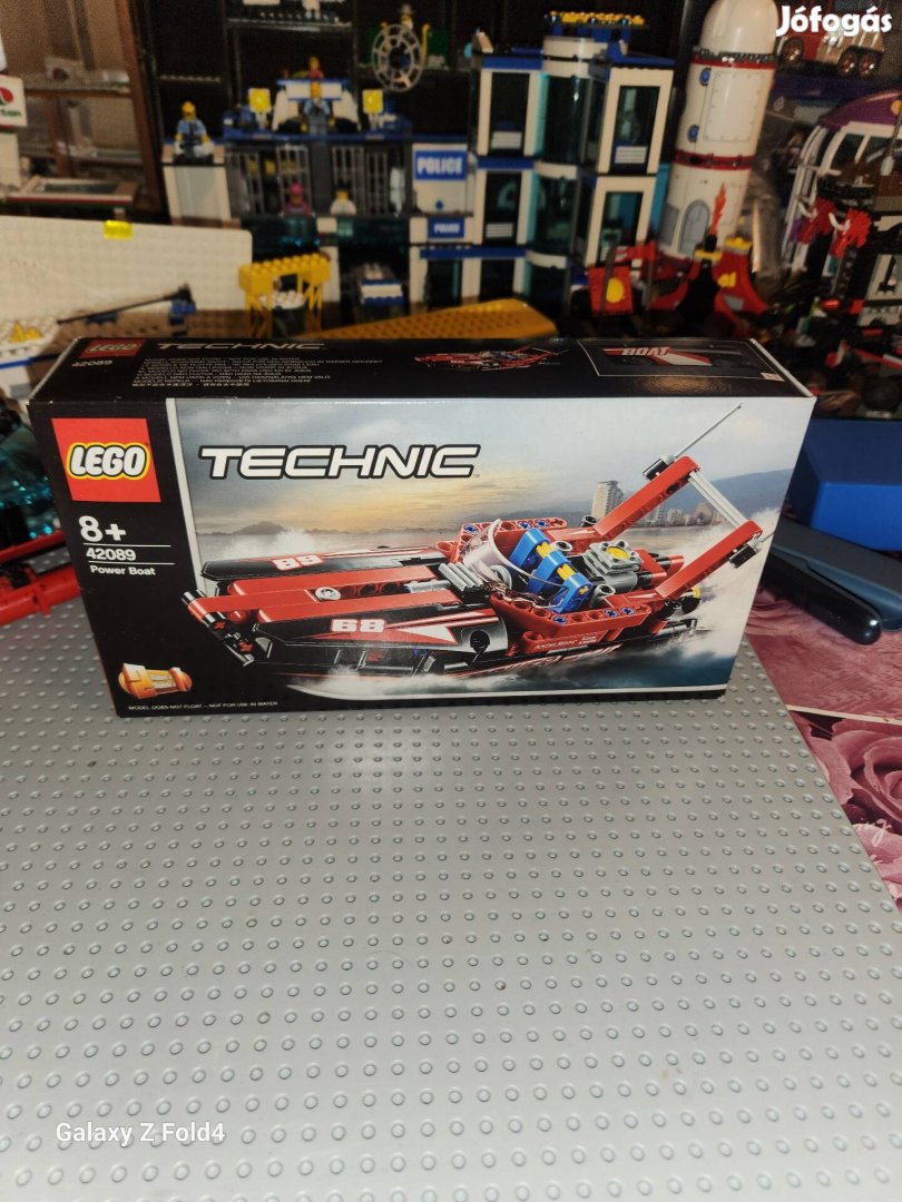 Uj bontatlan lego technic 42089 