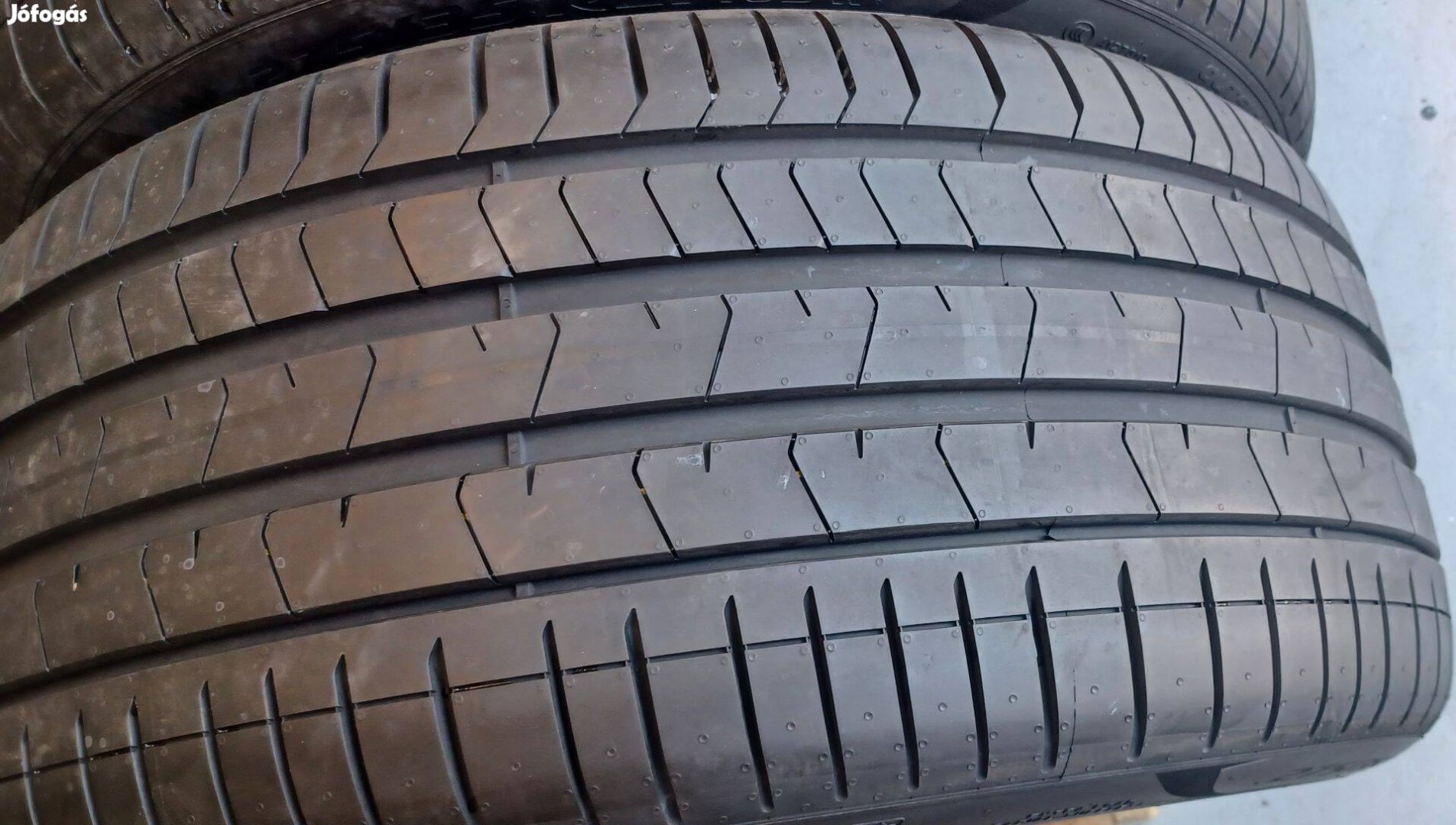 Új/demó Pirelli Pzero Elect T1 275/35 R21 nyári gumik 4db