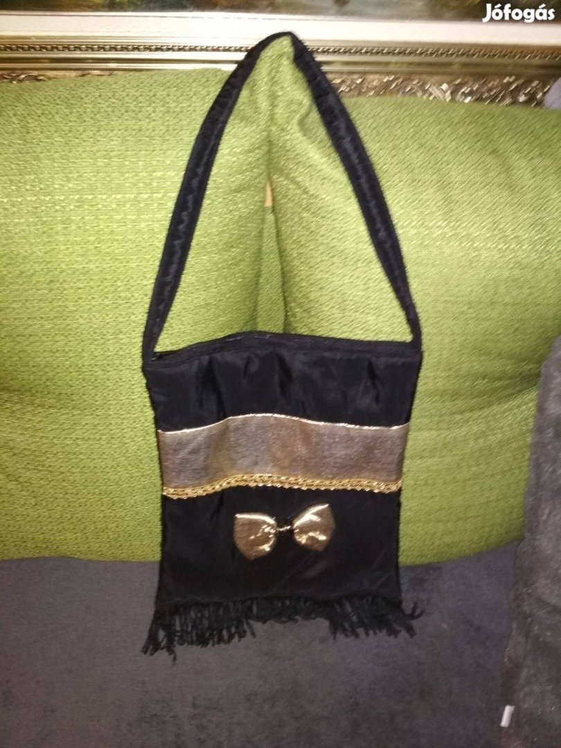 Új egyedi Kistáska,kézimunka ,alkalmi eladó. Bp. IV.XIV. 06303387599