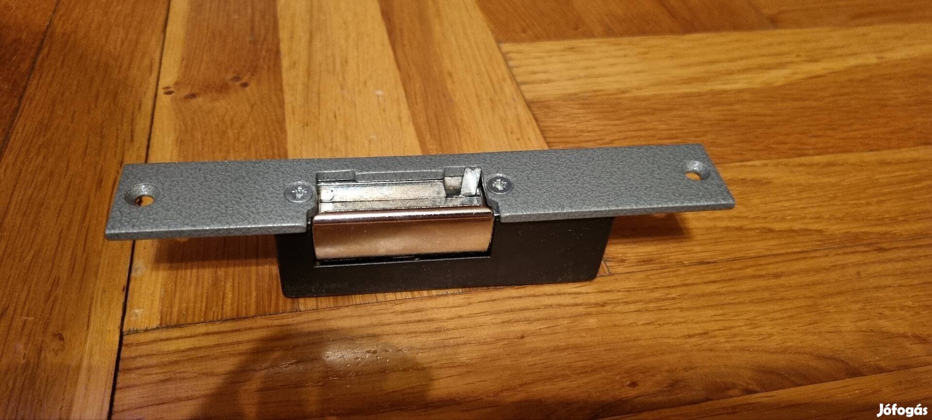 Új elektromos ajtózár 9-12V