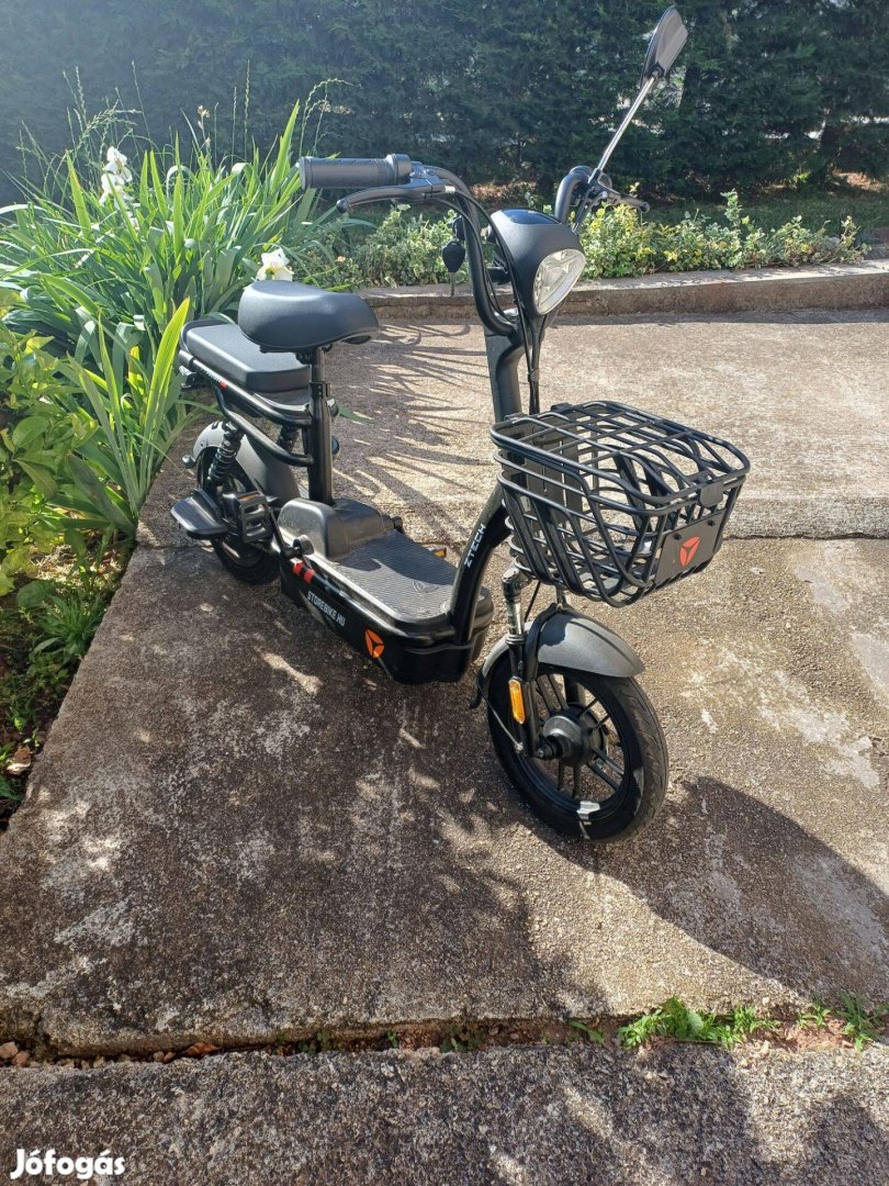 Új elektromos robogó betegség miatt eladó