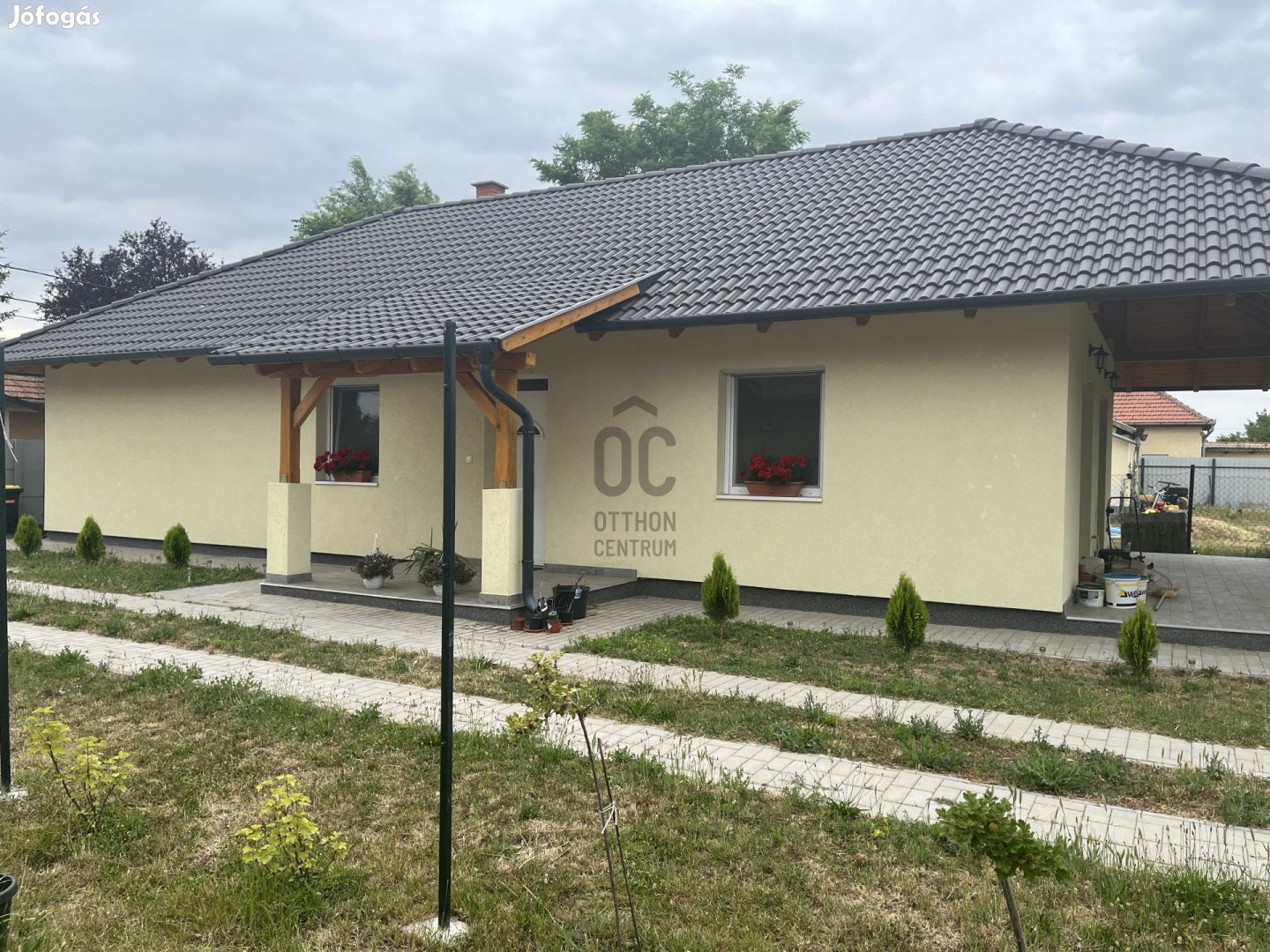 Új építésű 3 szobás családi ház Abonyban Eladó!