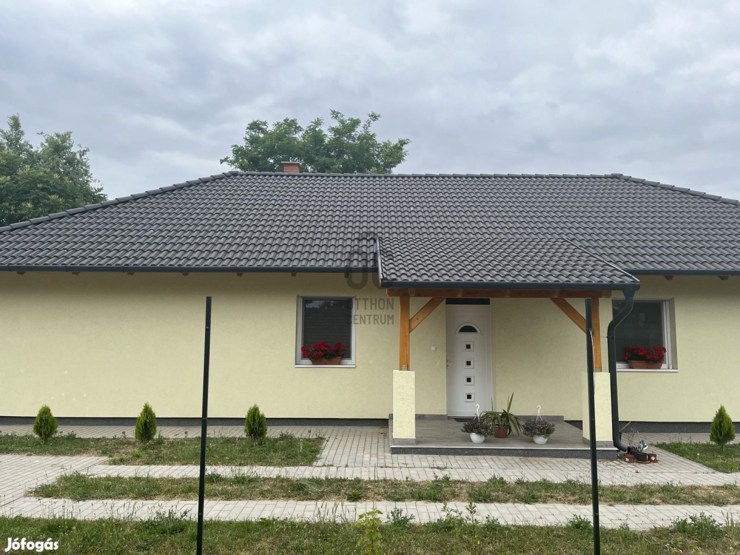 Új építésű 3 szobás családi ház Eladó Abonyban!