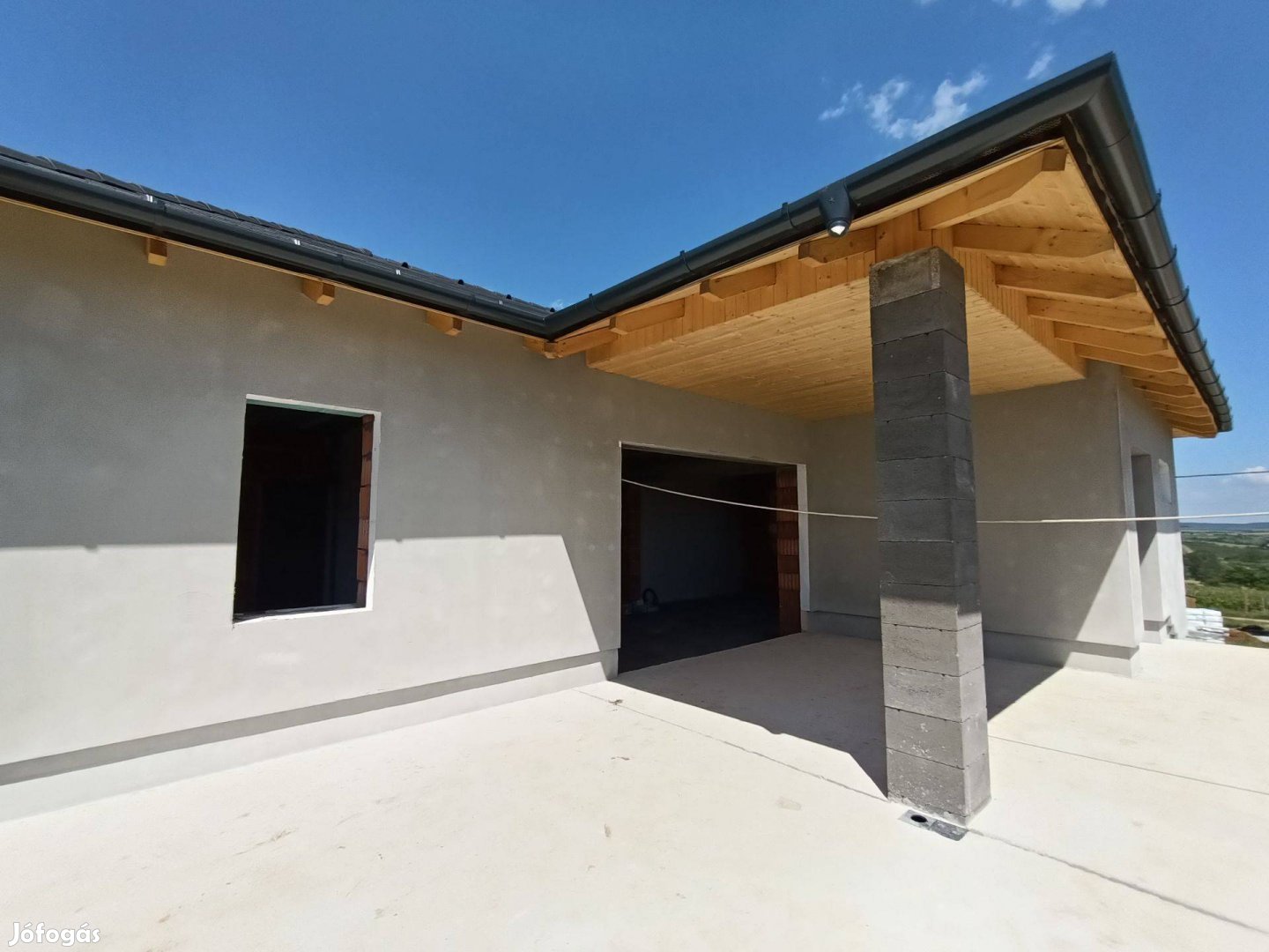 Új építésű Luxus minőségű családi ház Noszvajon Eladó