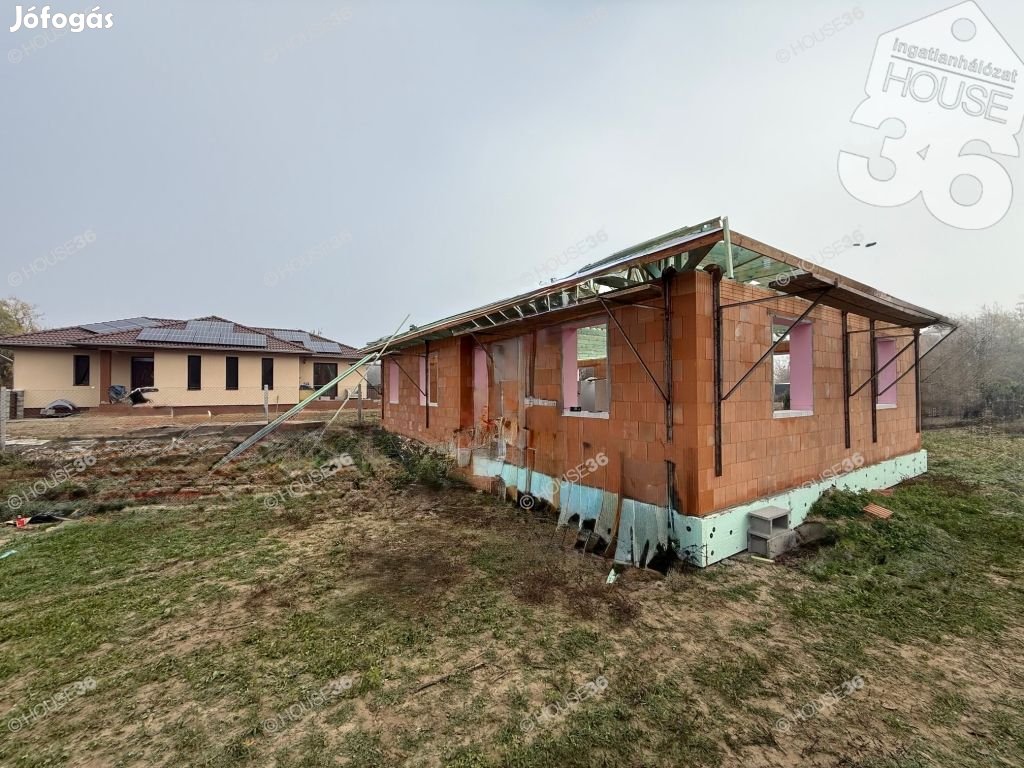 Új építésű családi ház eladó Kecskeméttől 3 percre!