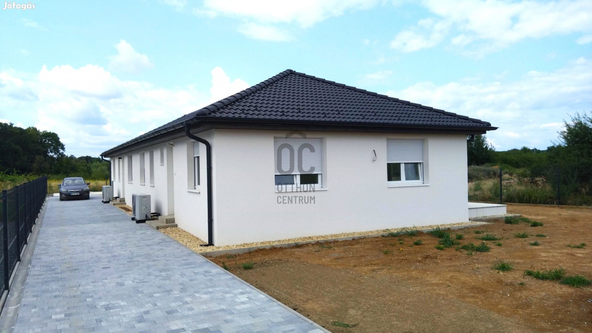 Új építésű ikerház az Oladi-platón