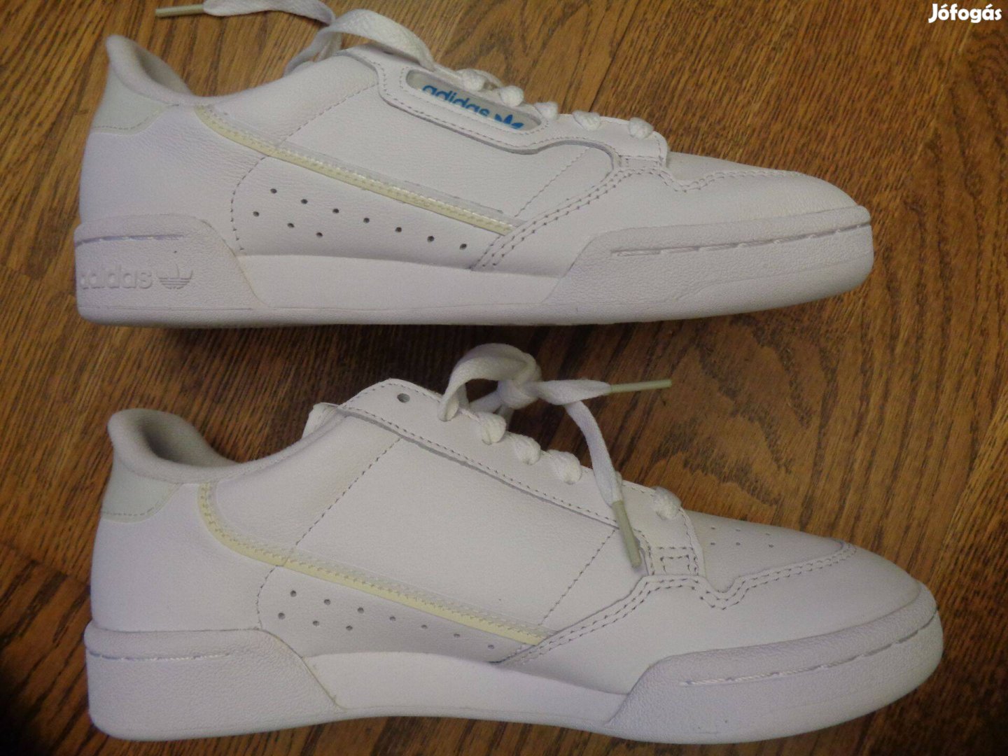 Új eredeti Adidas 39 1/3-os 39-es 39 női bőr utcai cipő futócipő 4 db