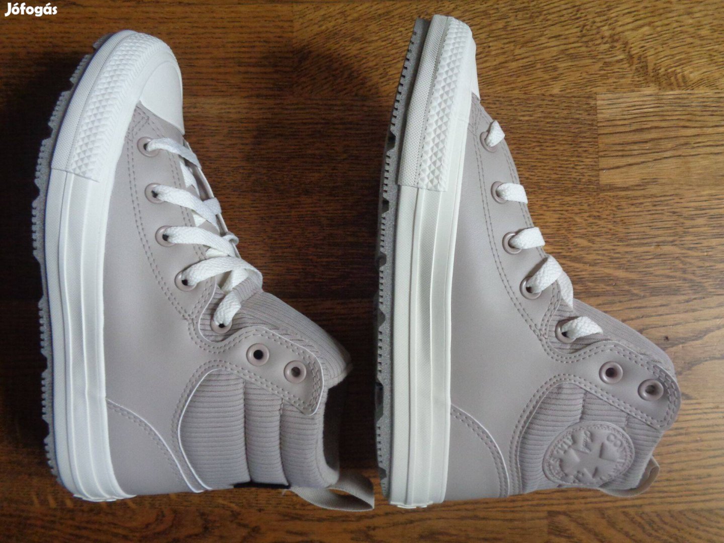 Új eredeti Converse 36-os 36 női prémium magas szárú cipő túracipő