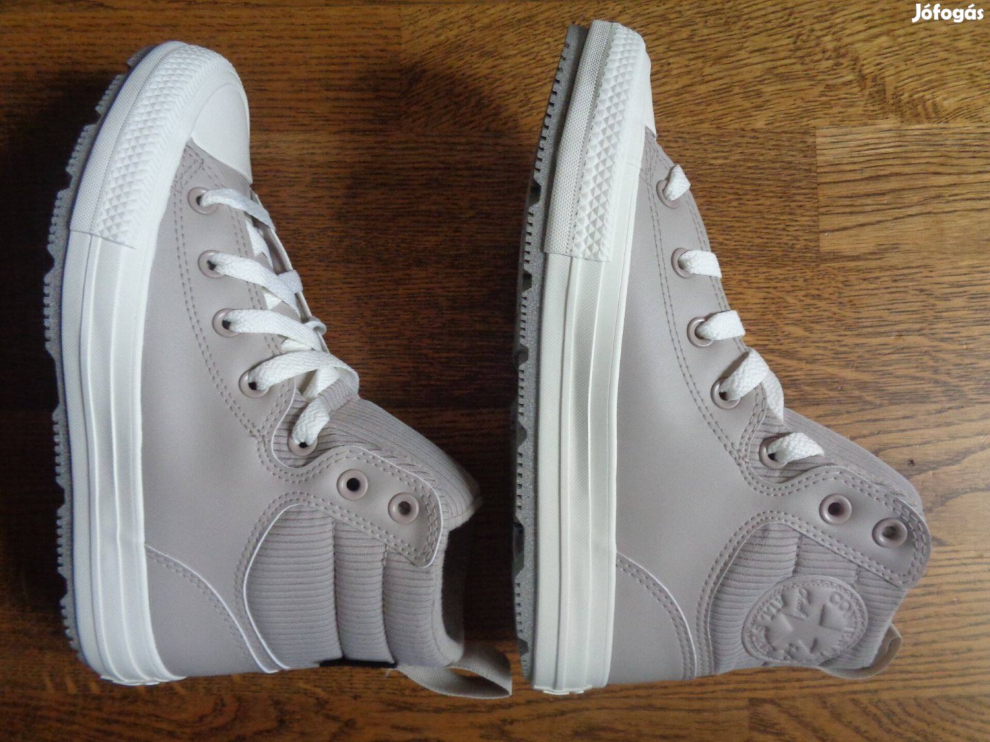 Új eredeti Converse 37-es 37 női prémium magas szárú cipő túracipő