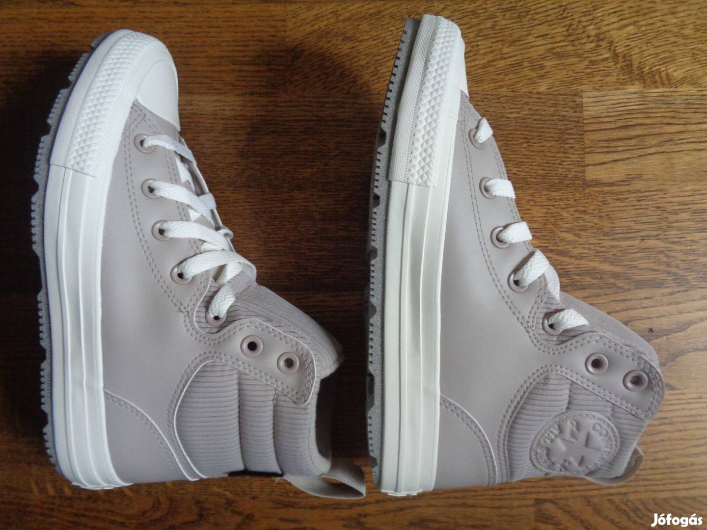 Új eredeti Converse 38-as 38 női prémium magas szárú cipő túracipő