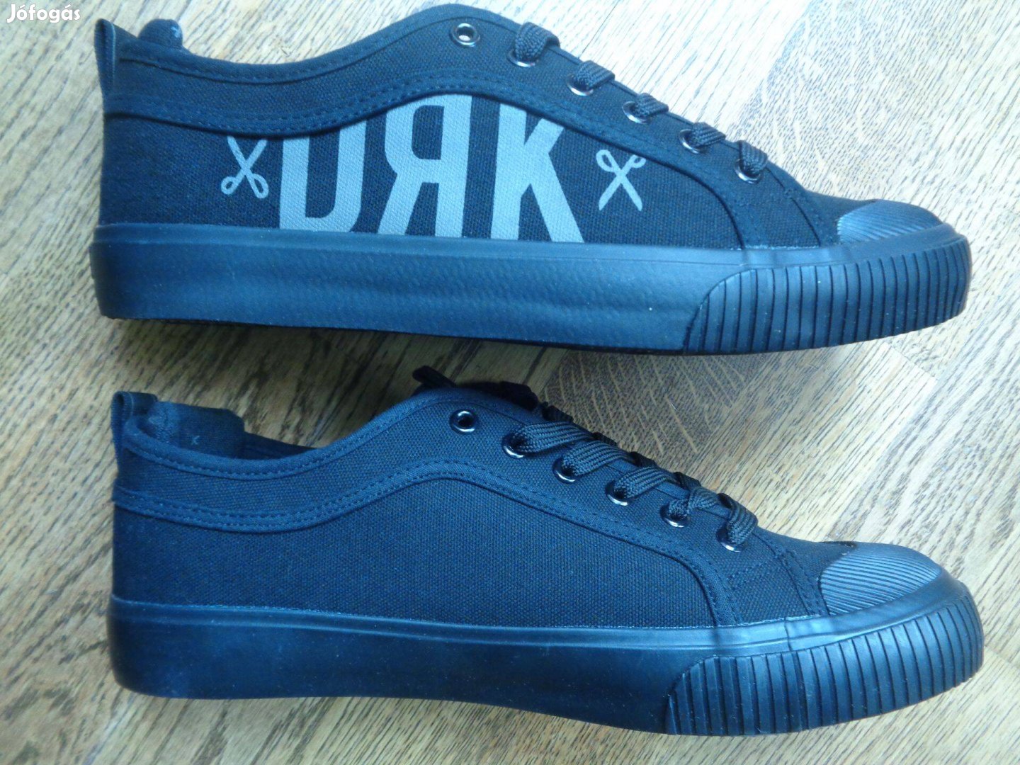 Új eredeti Dorko DRK 91 LOW 42-es 42 férfi sportcipő cipő 2 színben