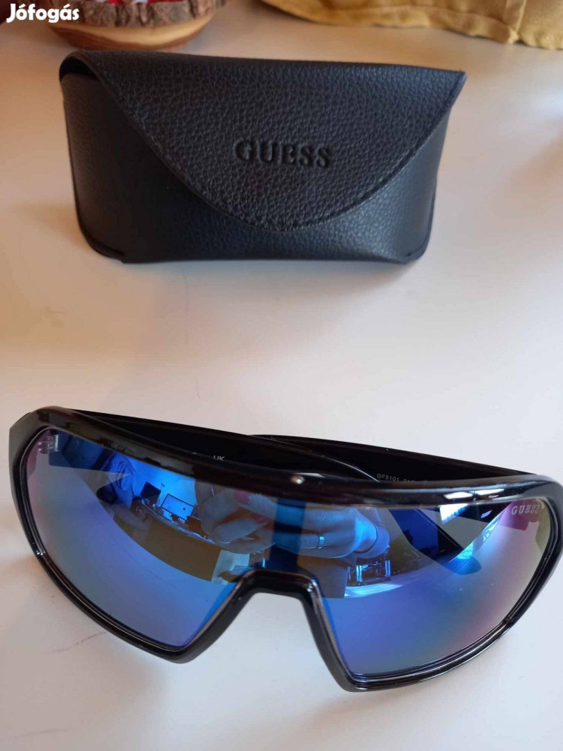 Új eredeti Guess férfi napszemüveg