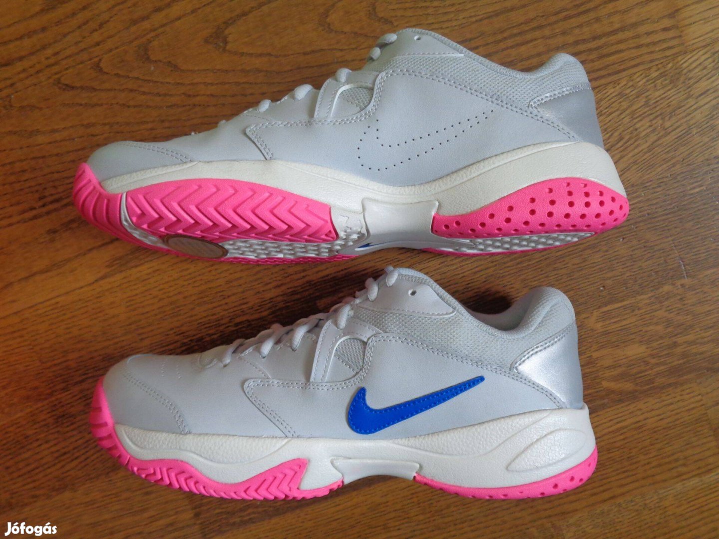 Új eredeti Nike 42,5-es 42,5 női teniszcipő futócipő utcai cipő 2-féle