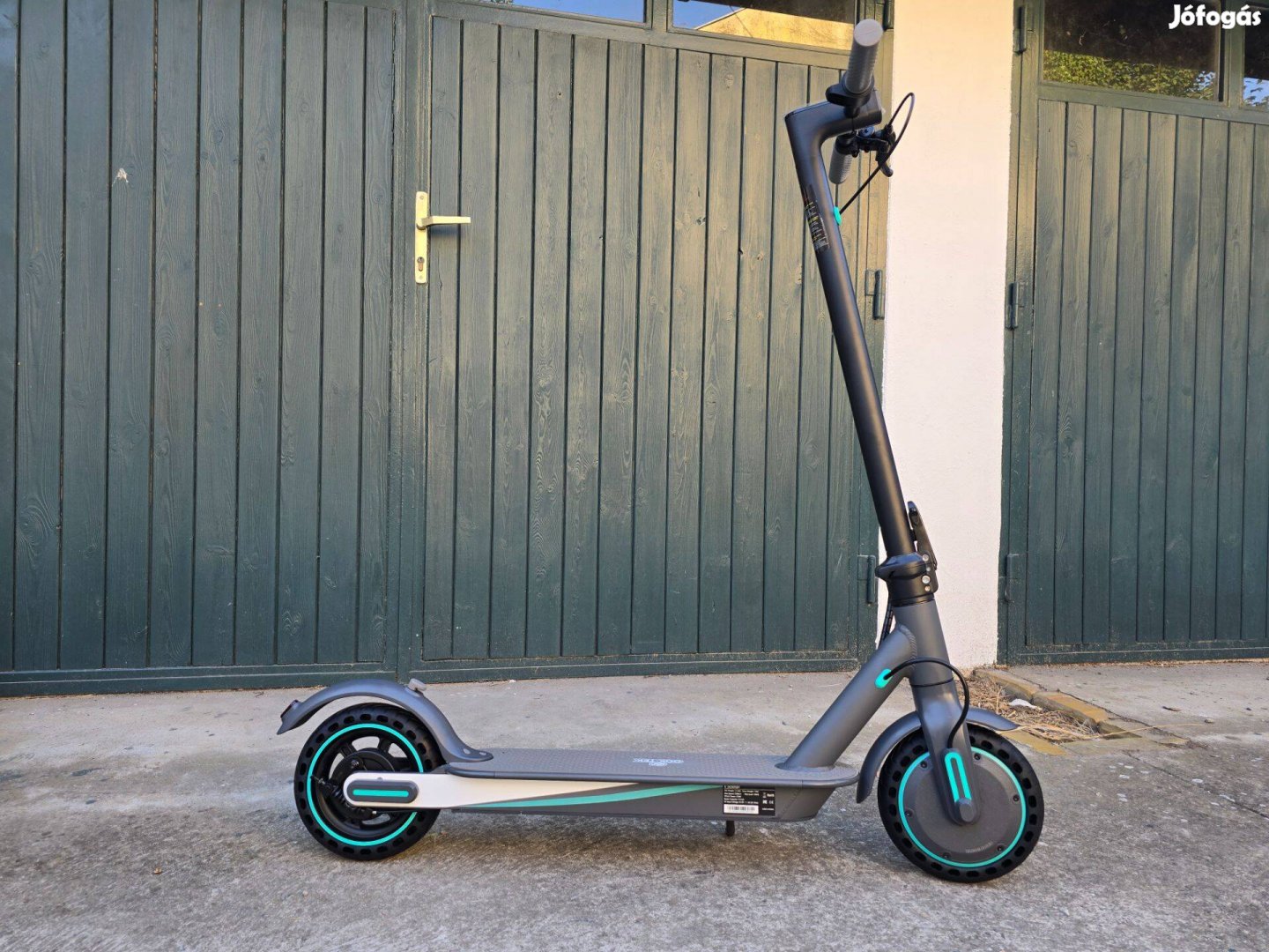 Új és Bontatlan, Elektromos Roller 350W, 10.5Ah, 35Km, 40Km/h