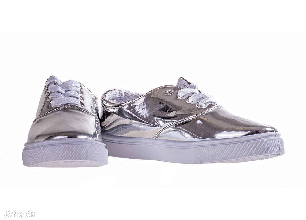 Új ezüst fényes fűzős cipő - 37
