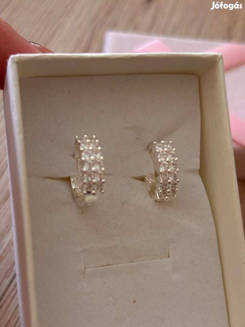 Új ezüst fülbevaló