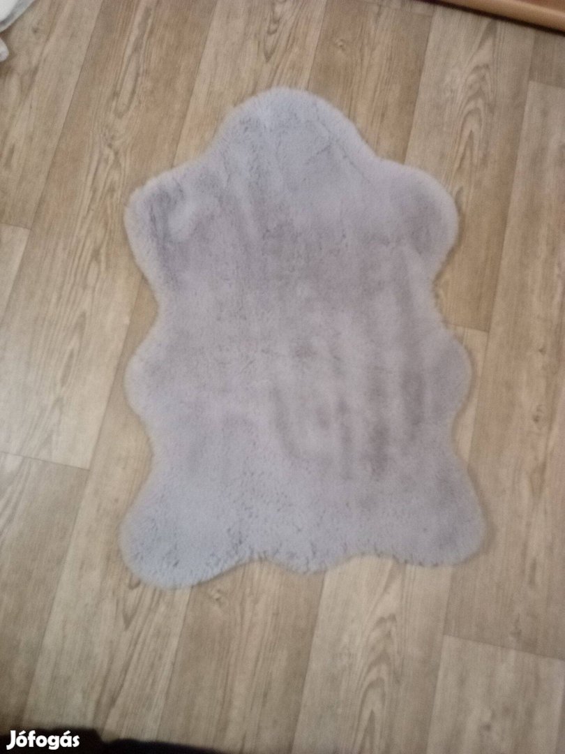 Új ezüst színű műszőrme szőnyeg forma szőnyeg