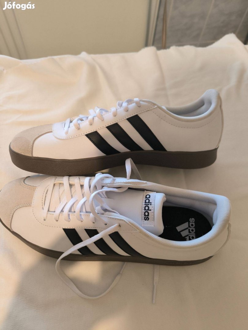 Új fehér Adidas sportcipő eladó 44-s méretben