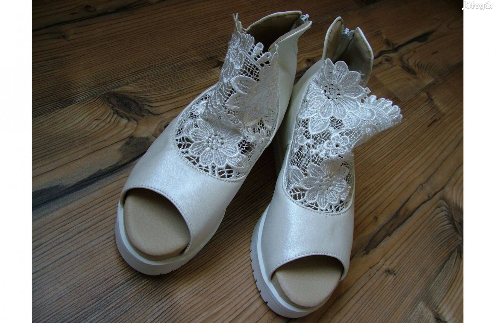 Új fehér esküvős cipő 38-as méret