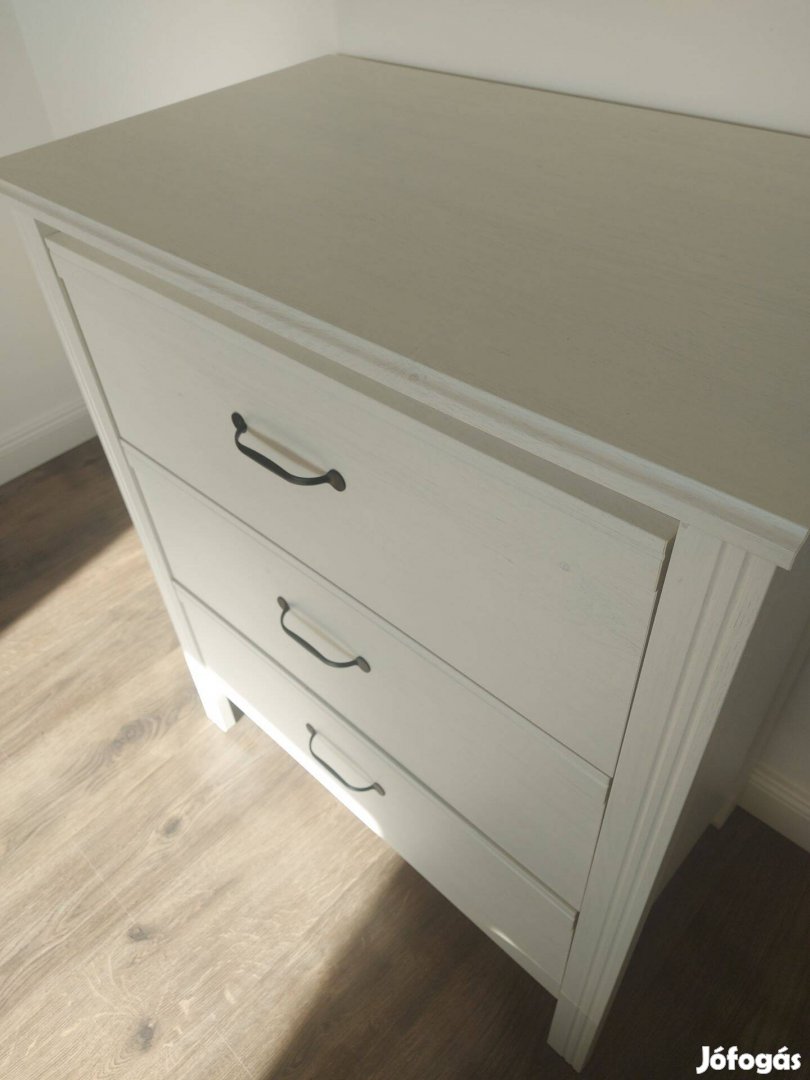 Új,fehér színű komód eladó
