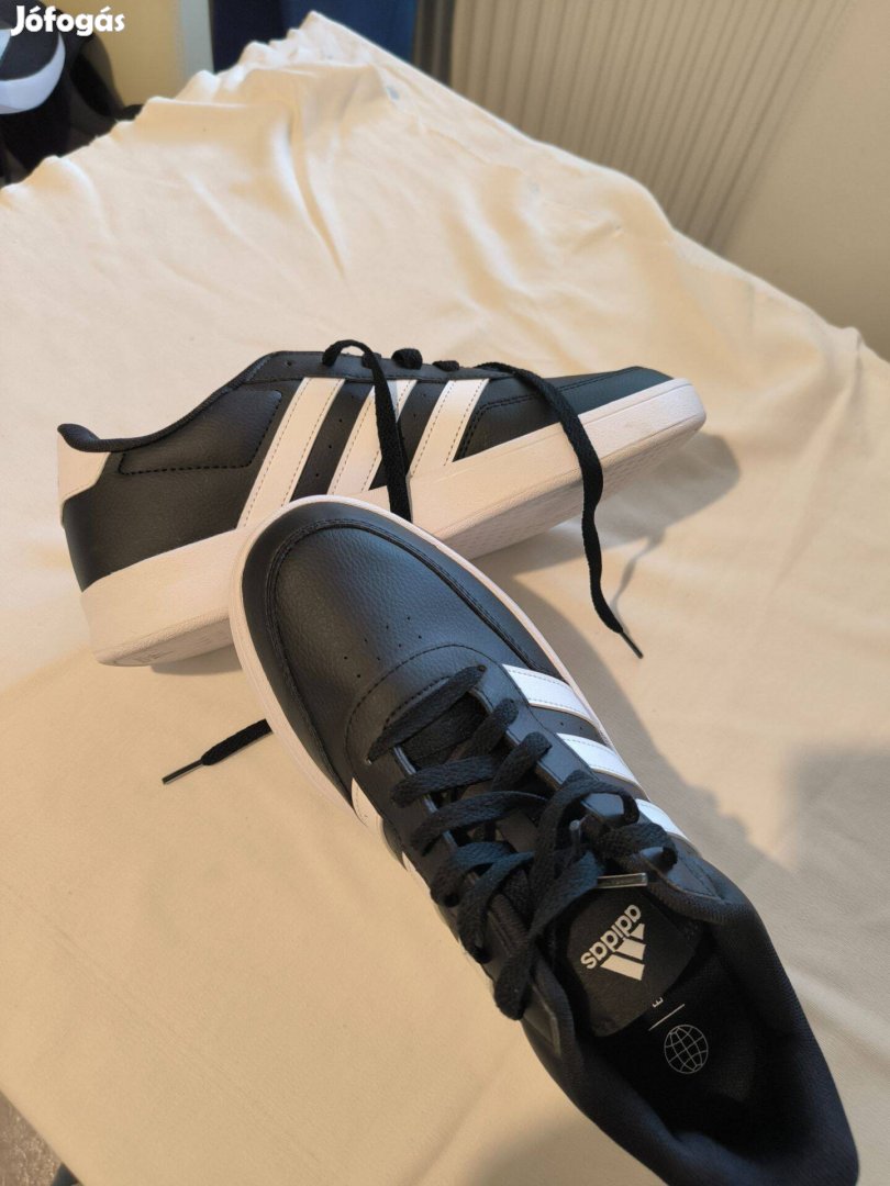 Új fekete Adidas sport cipő 44-s méretben eladó