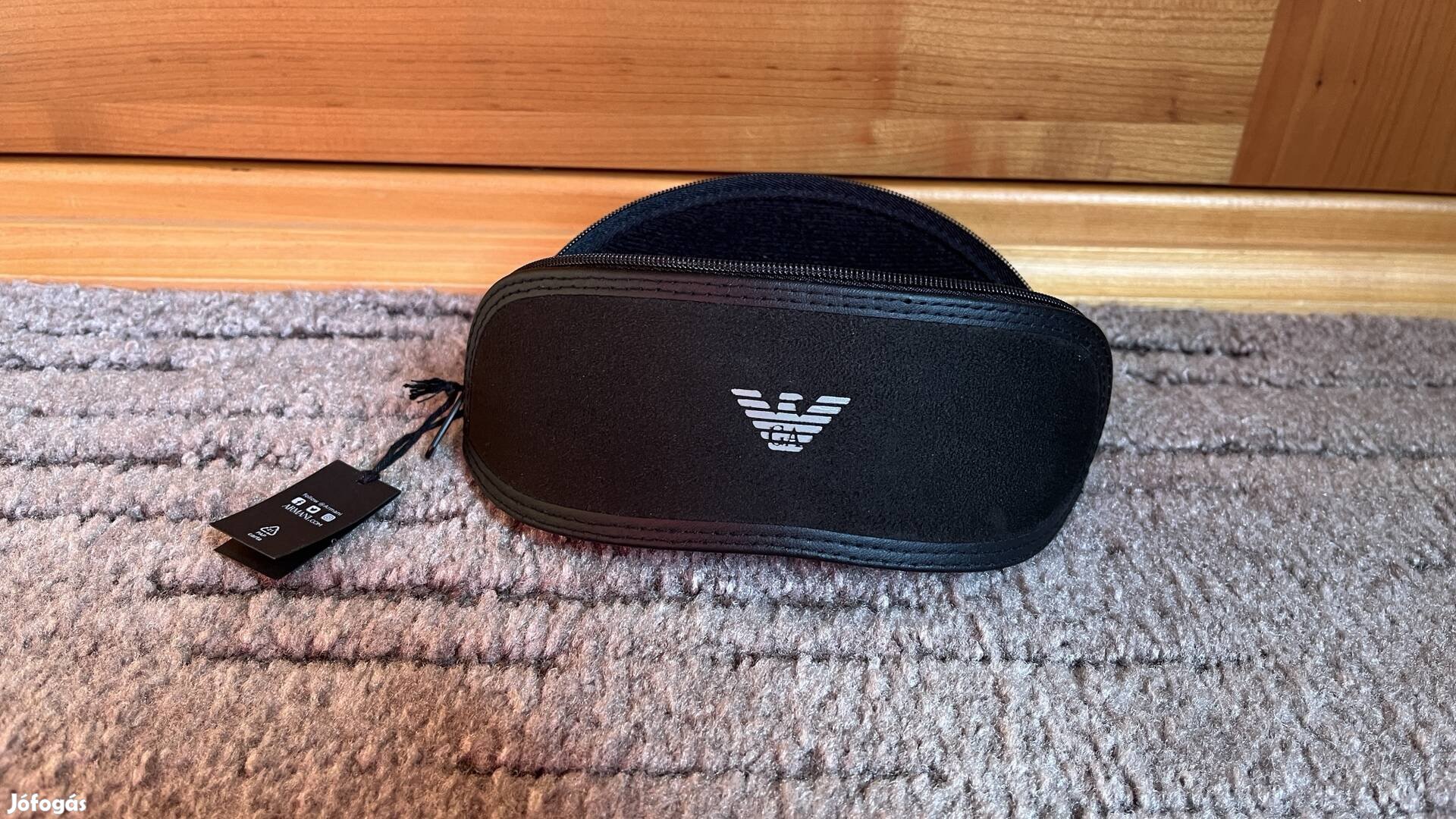 Új fekete Armani szemüveg tok