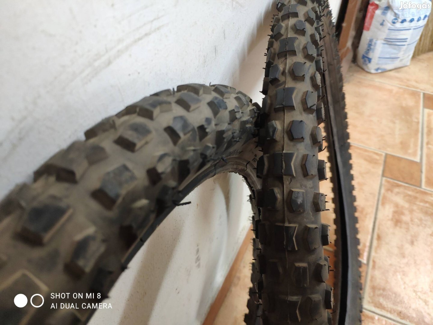Új fekete Bmx külső gumi párban 20x2.125