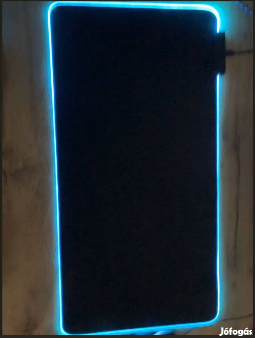Új fekete Rgb-s gamer egárpad eladó 30X60cm