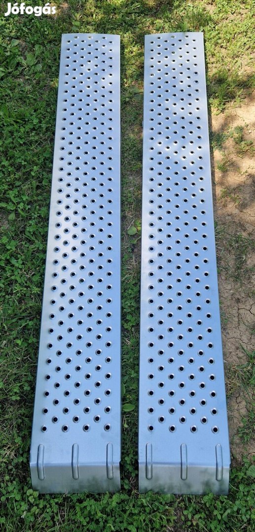Új felhajtó rámpa eladó 160cm hosszú