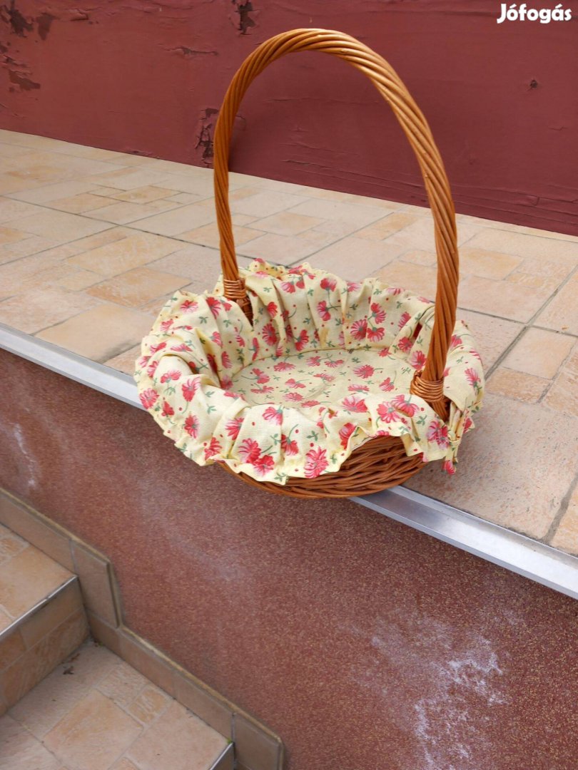 Új fonott fűzfa kerek ajándék kosár bélelt átm 26cm