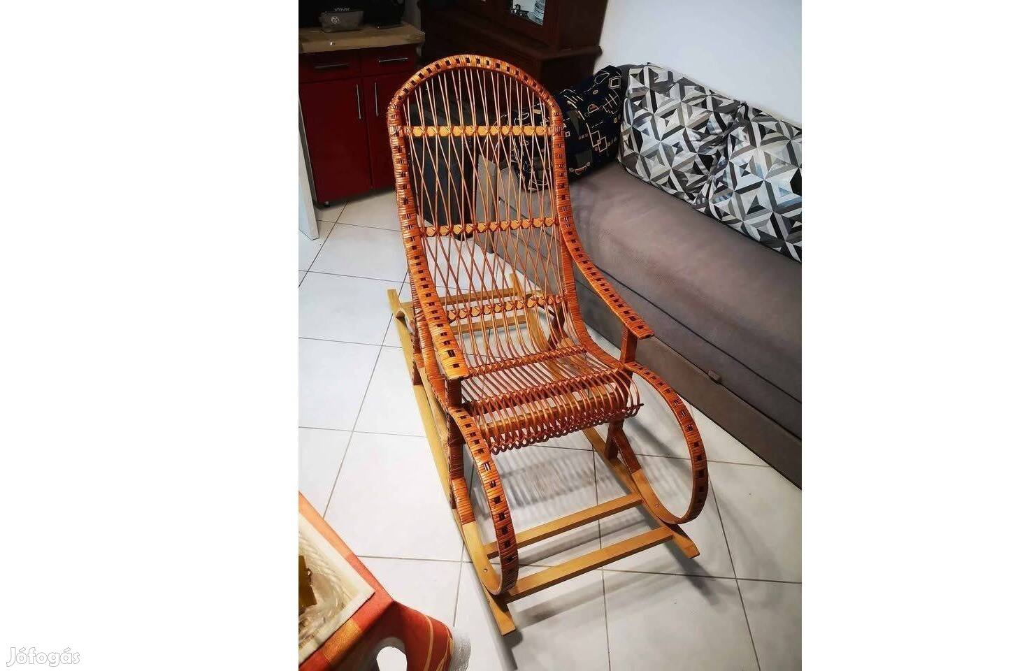 Új fonott hintaszék