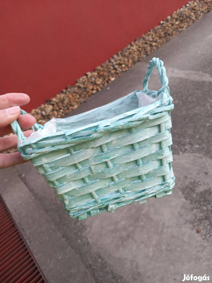 Új fonott virág kosár 15x15 és 10 magas védőfóliával