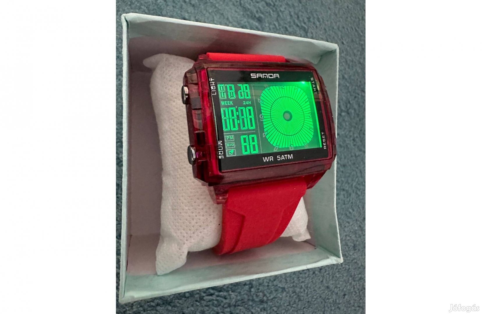 Új generációs sokat tudó,vizálló karóra olcsón elvihető!