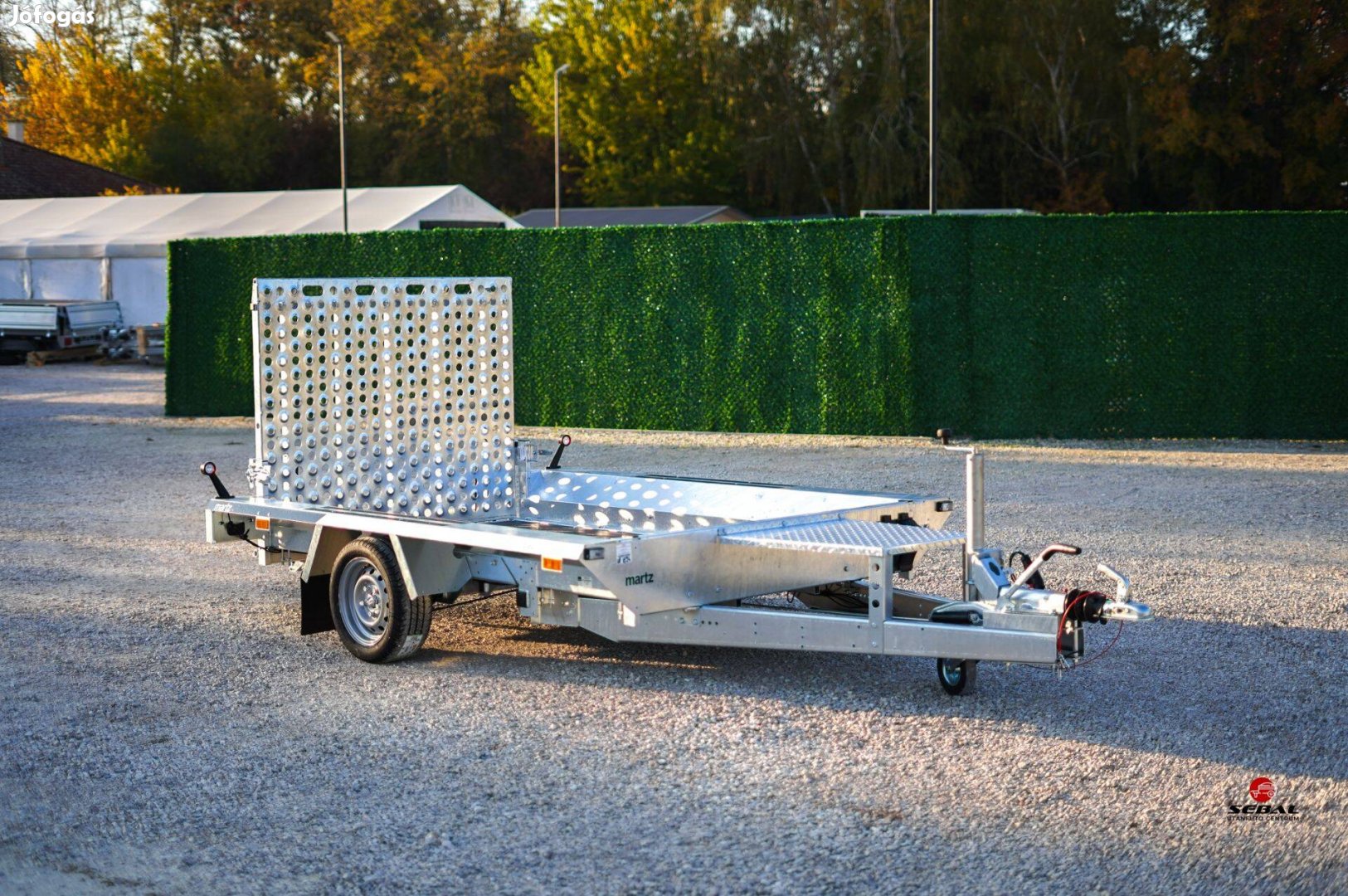 Új gépszállító utánfutó (1800kg-os) Békéscsabán akciósan 1.490.000 Ft